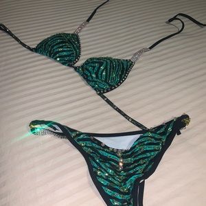 It’s NPC competition season!! Bikini stage suit